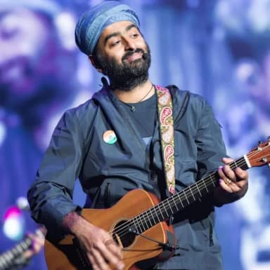 Arijit Singh: Singh's Performance at Chandigarh on 2025.