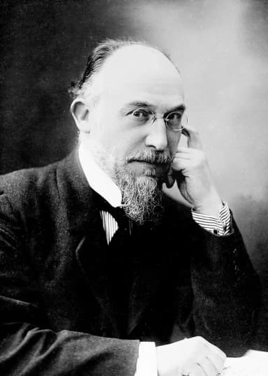 Erik Satie: Portrait d'Erik Satie par Henri Manuel, vers 1920 (?). 27 x 21 cm. Dédicace : A Valentine Gross. Amicalement chère amie, je suis F.S. Portrait of French