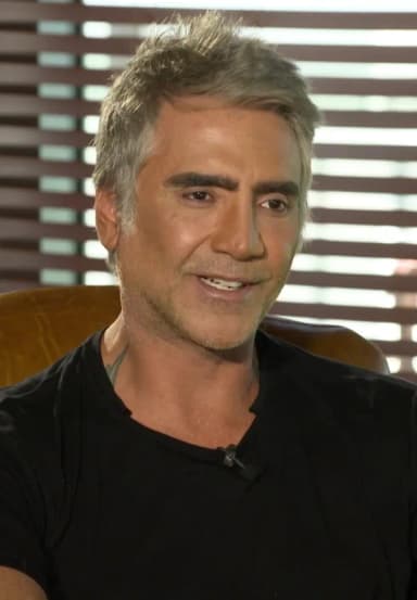 Alejandro Fernández: This is a photograph taken from Alejandro Fernandez's interview with journalist Tony Dandrades in 2021.