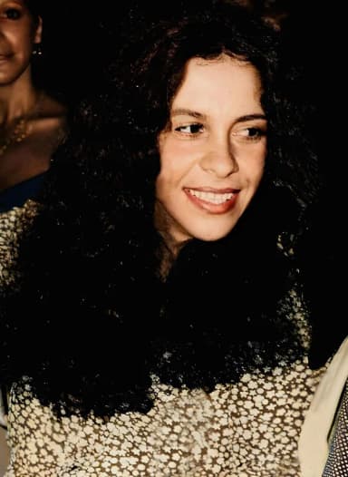 Gal Costa: A cantora Gal Costa e o executivo da indústria fonográfica André Midani. Imagem da coleção de imagens do extinto jornal "Aqui São Paulo" sob a guarda do