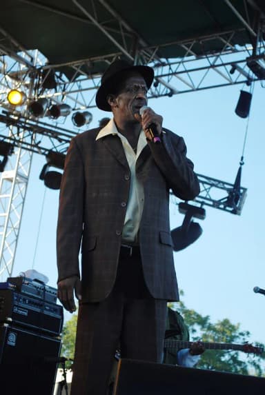 Gregory Isaacs: Gregory Isaacs on stage at Sierra Nevada World Music Festival 2010