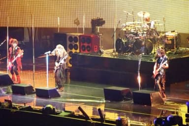 L'Arc-en-Ciel: L'arc En Ciel @ MSG - 3/25/12 - 040