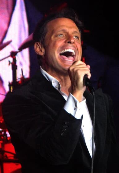 Luis Miguel: Luis Miguel during his Complices Tour in 2008.