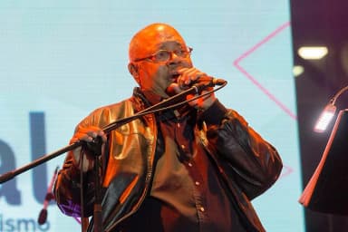 Pablo Milanes: Premio Gabriel Barcia Marquez. Jueves 1 de octubre 2015 en Plaza Mayor, Medellín, Colombia. Concierto de Pablo Milanés. Realizado el jueves 1 de octubre en